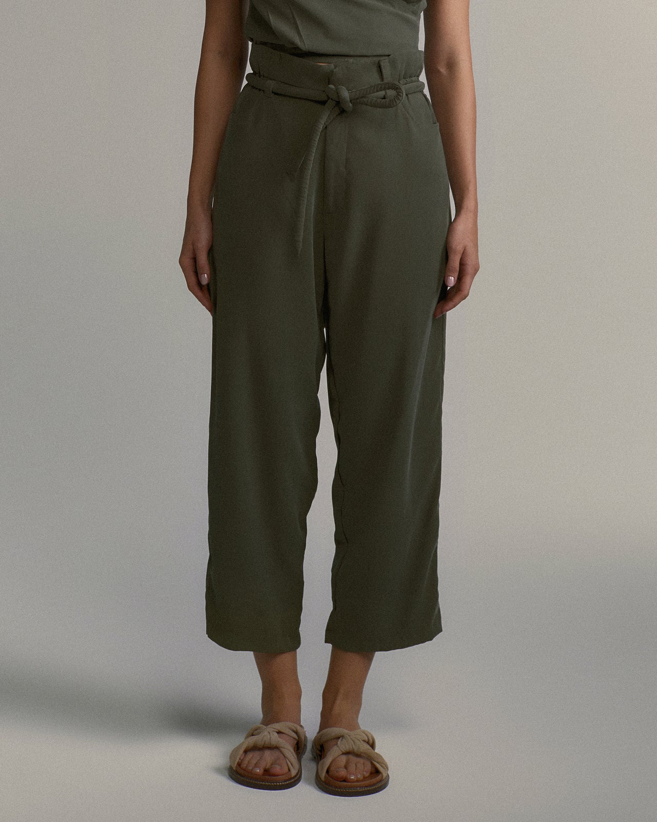 Calça Corda Tencel Verde Oliva