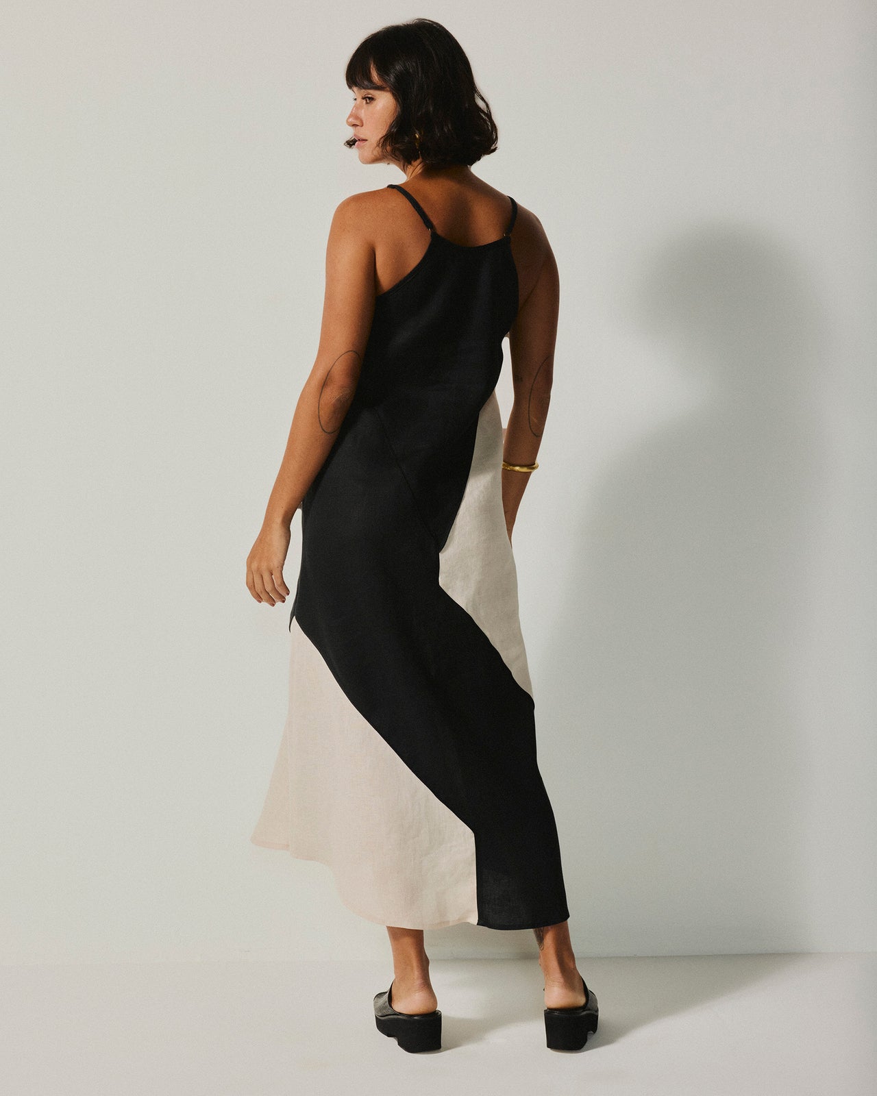 Vestido Paulista De Linho Preto / Bege