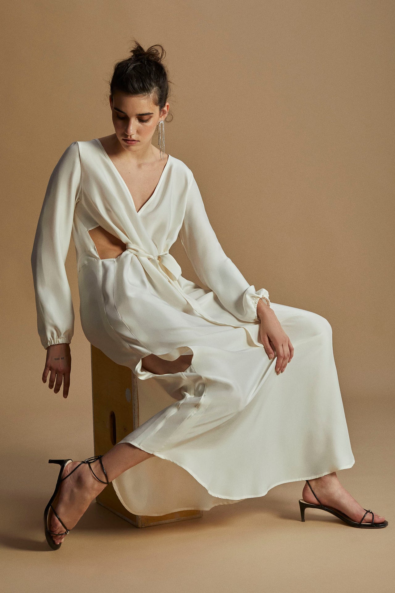 Vestido Vazado Manga Longa De Seda (Sob Encomenda)