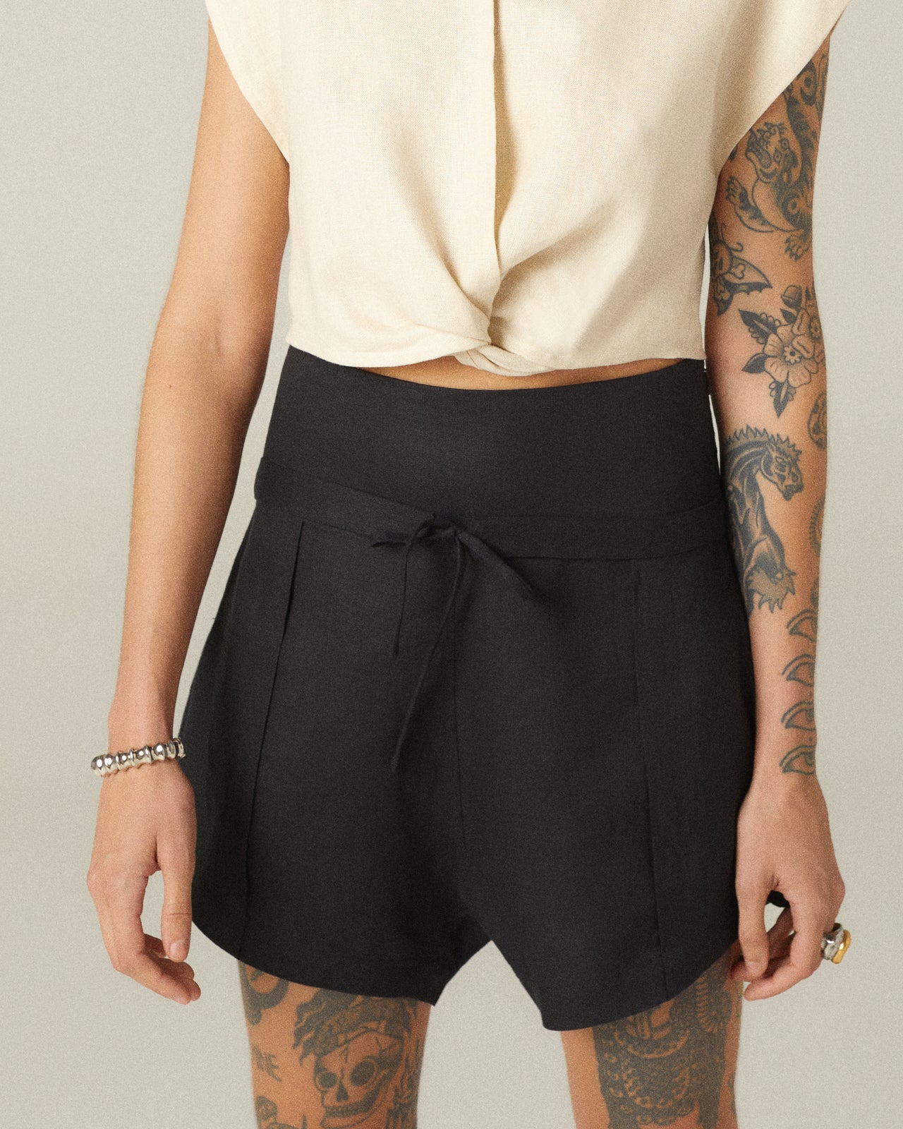 Shorts Laço Linho Preto