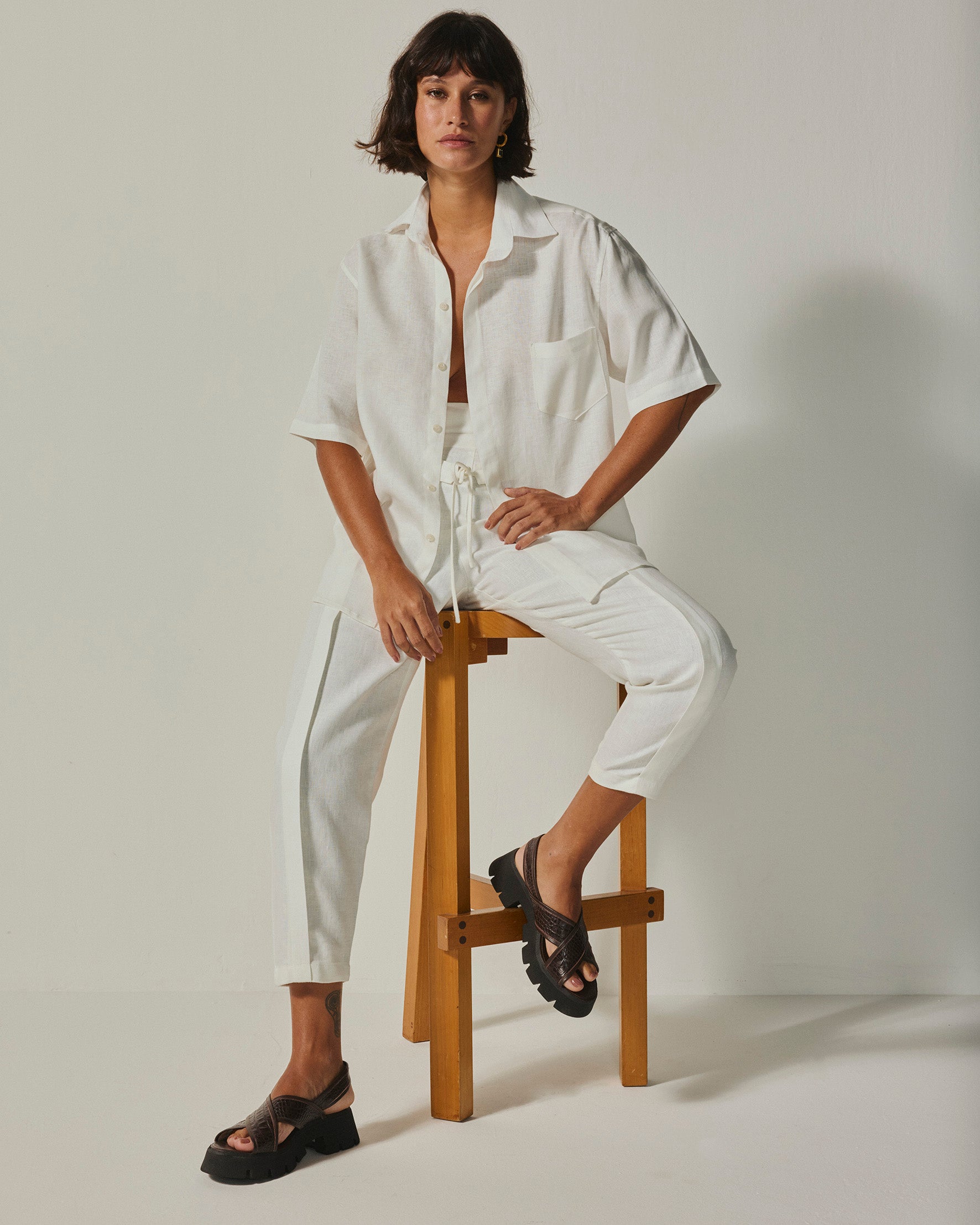 Camisa Miguel Linho Manga Curta Off White - Iara Wisnik