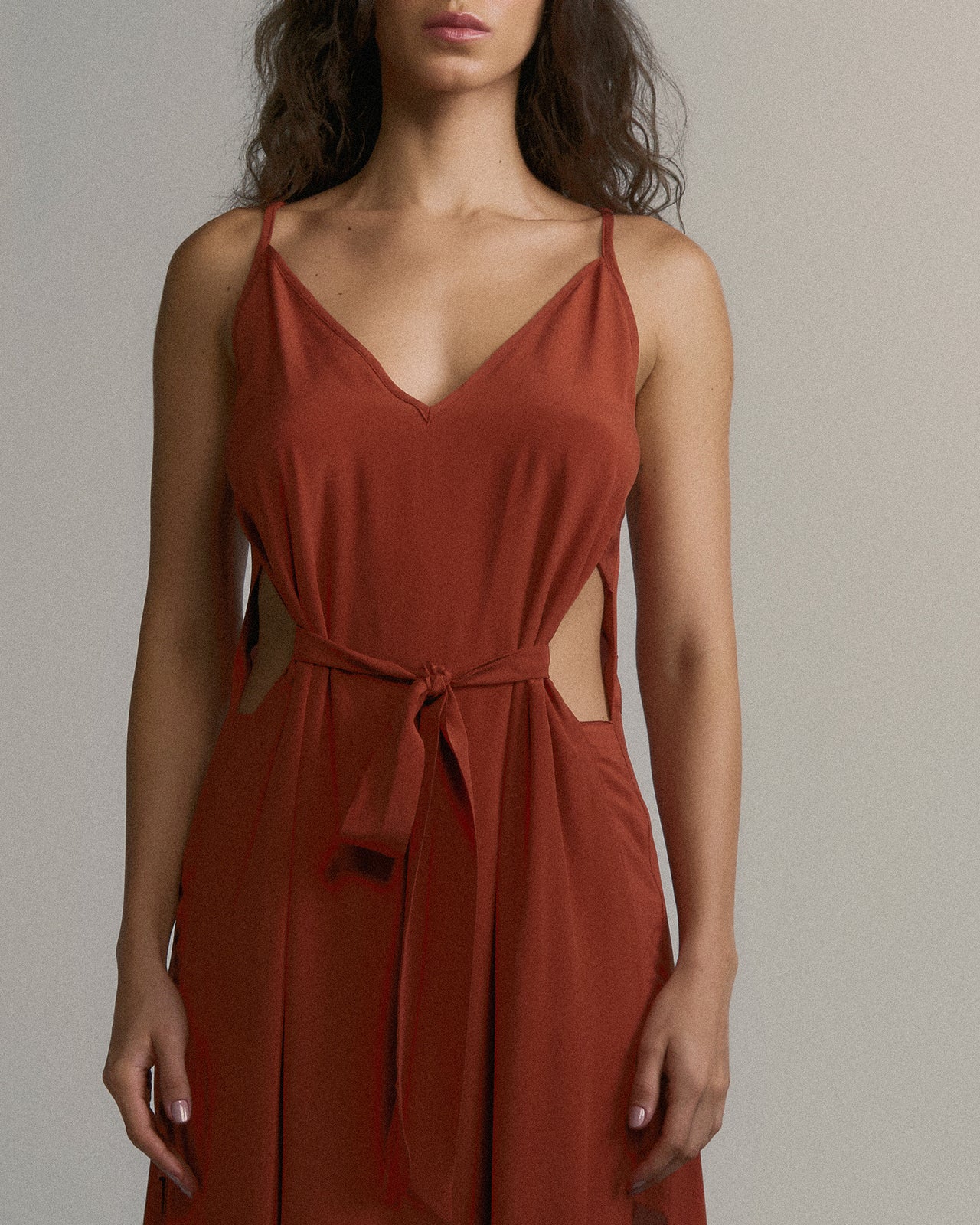 Vestido Vazado Longo De Seda Canela